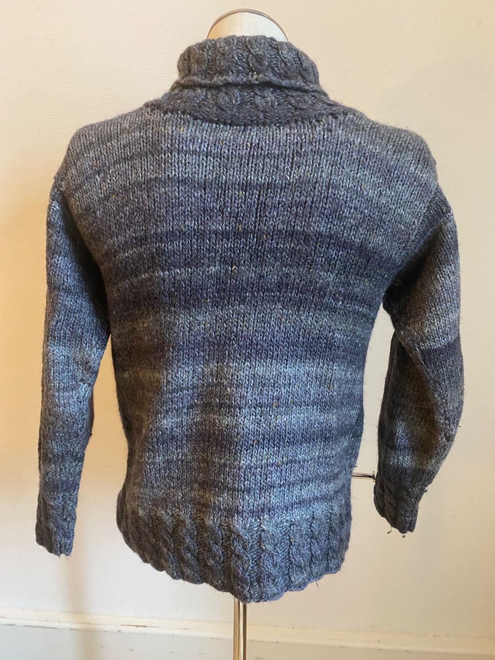 Pulls & Sweat-shirts: Toller HANDGESTRICKTER Rollkragenpulli, Wolle,  Gr M – D'occasion à Bern par paultschur11 2