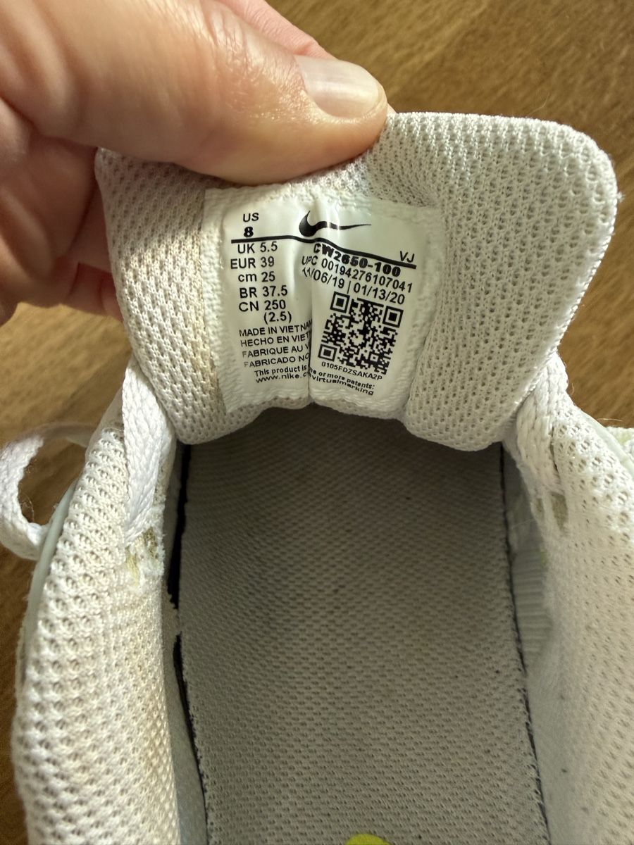 Nike Chaussures femmes: Nike Turnschuhe  – D'occasion à Schenkon par NaBr 5