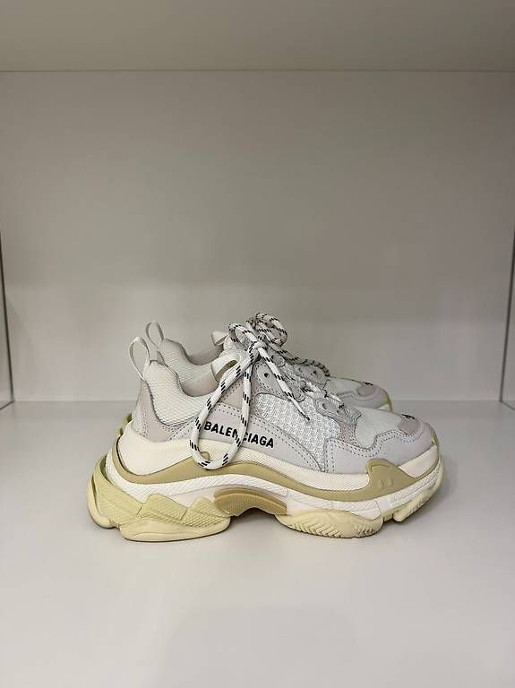 Balenciaga Scarpe da donna: Balenciaga Triple S – Nuovo (secondo la descrizione) da Zürich venduto da ffeti