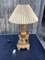 Goldige Lampe mit Engel-Motiv - Ideal für dein Zuhause!
