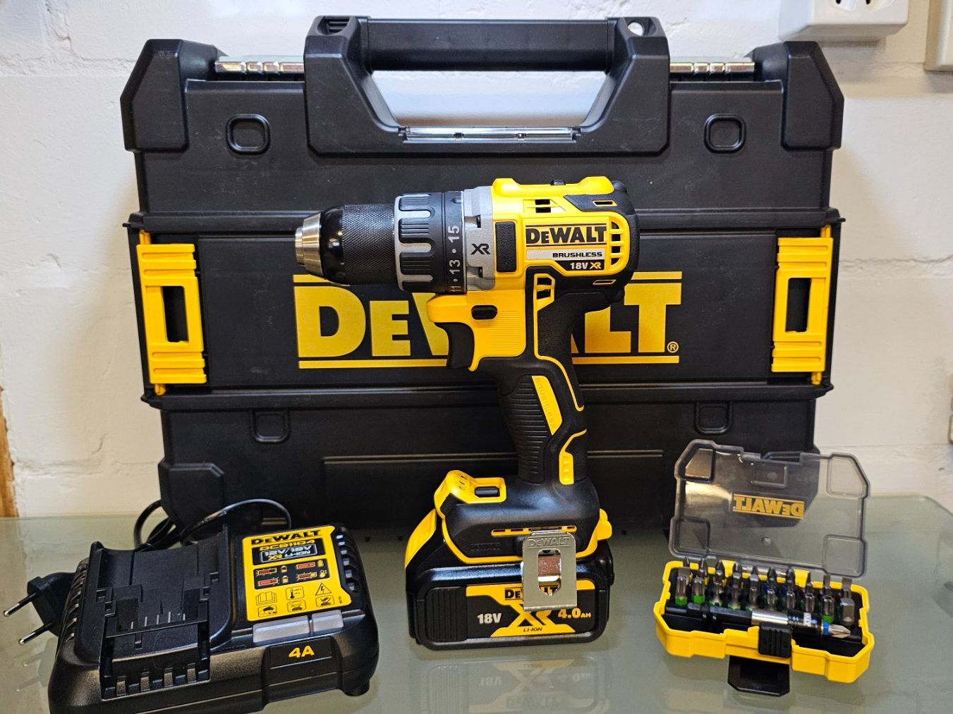 Dewalt Trapani: Dewalt 18V Akkurschrauber Set DCD791 – Nuovo e nell'imballaggio originale da Koppigen venduto da Bracher_Mail-House 6