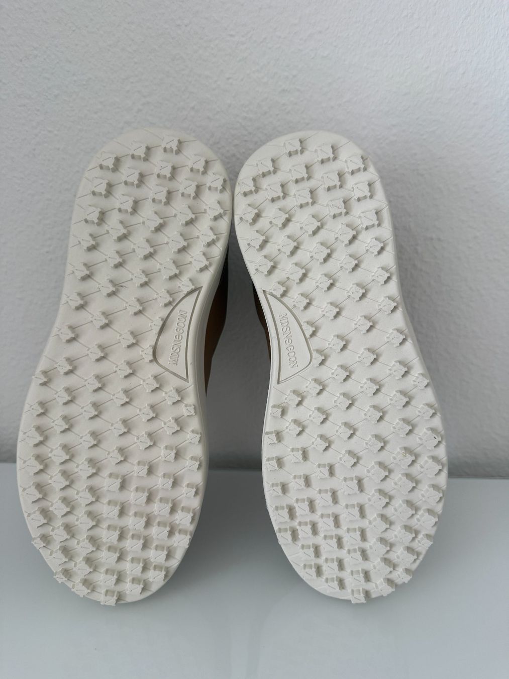 Scarpe da donna: Neue und coole Golfschuhe Gr. 36 – Nuovo (secondo la descrizione) da Hergiswil NW venduto da 66052 3