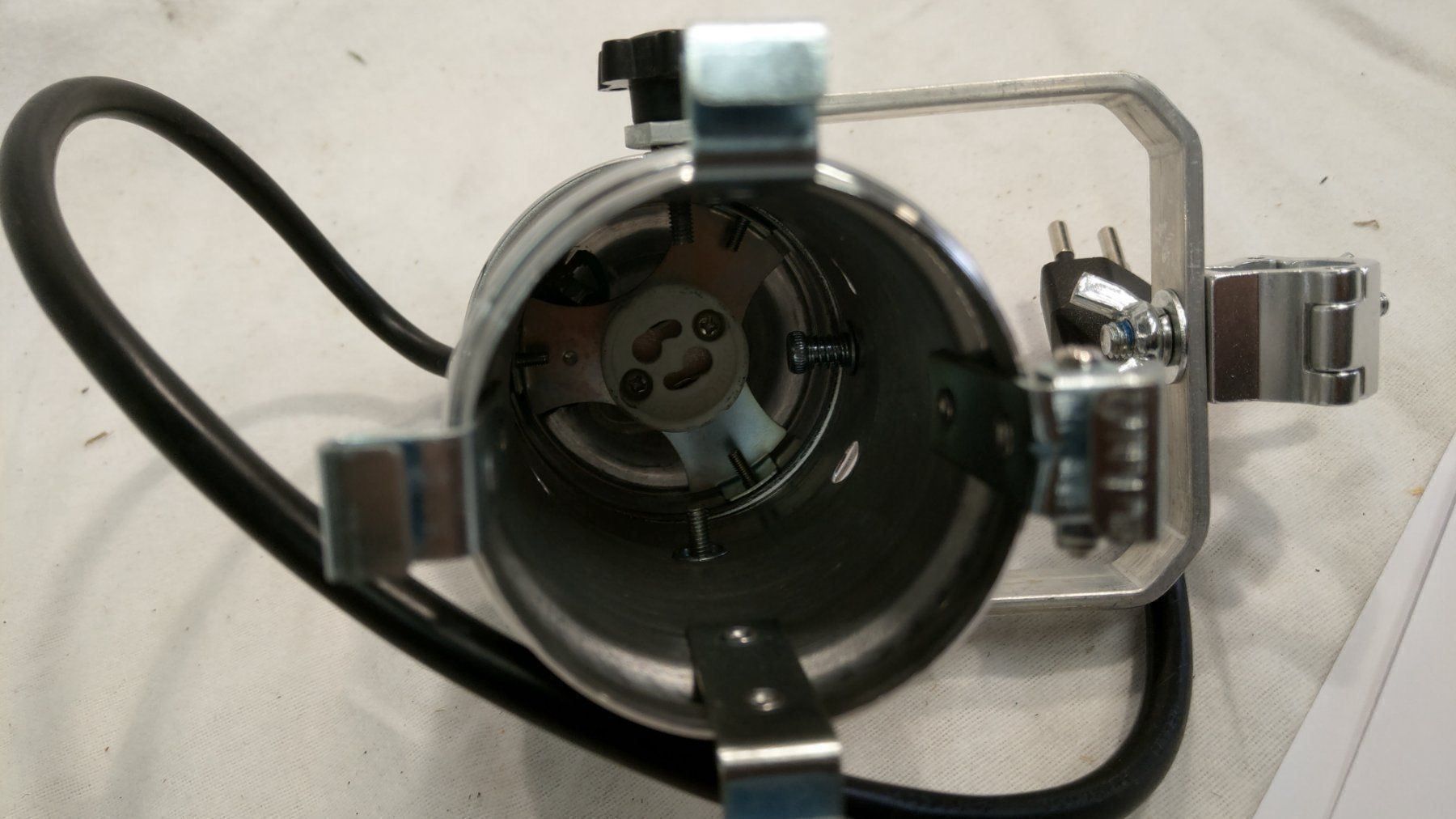 Fari: Par16 Deko Scheinwerfer mit Clamp  (x978) – Usato da Däniken SO venduto da Profog1 4