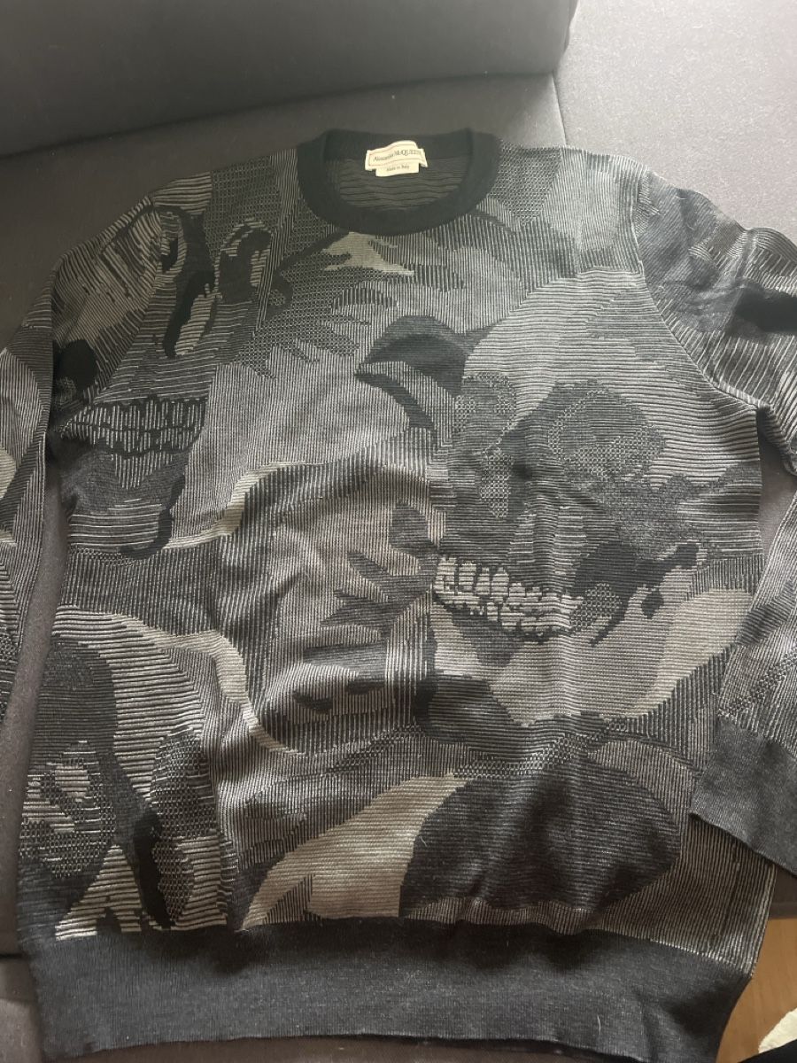 Alexander Mcqueen Pullover & Sweatshirts: Alexander McQueen Skull Print Sweater Size L - Cool! – Gebraucht aus Oberägeri von rus_7vhx