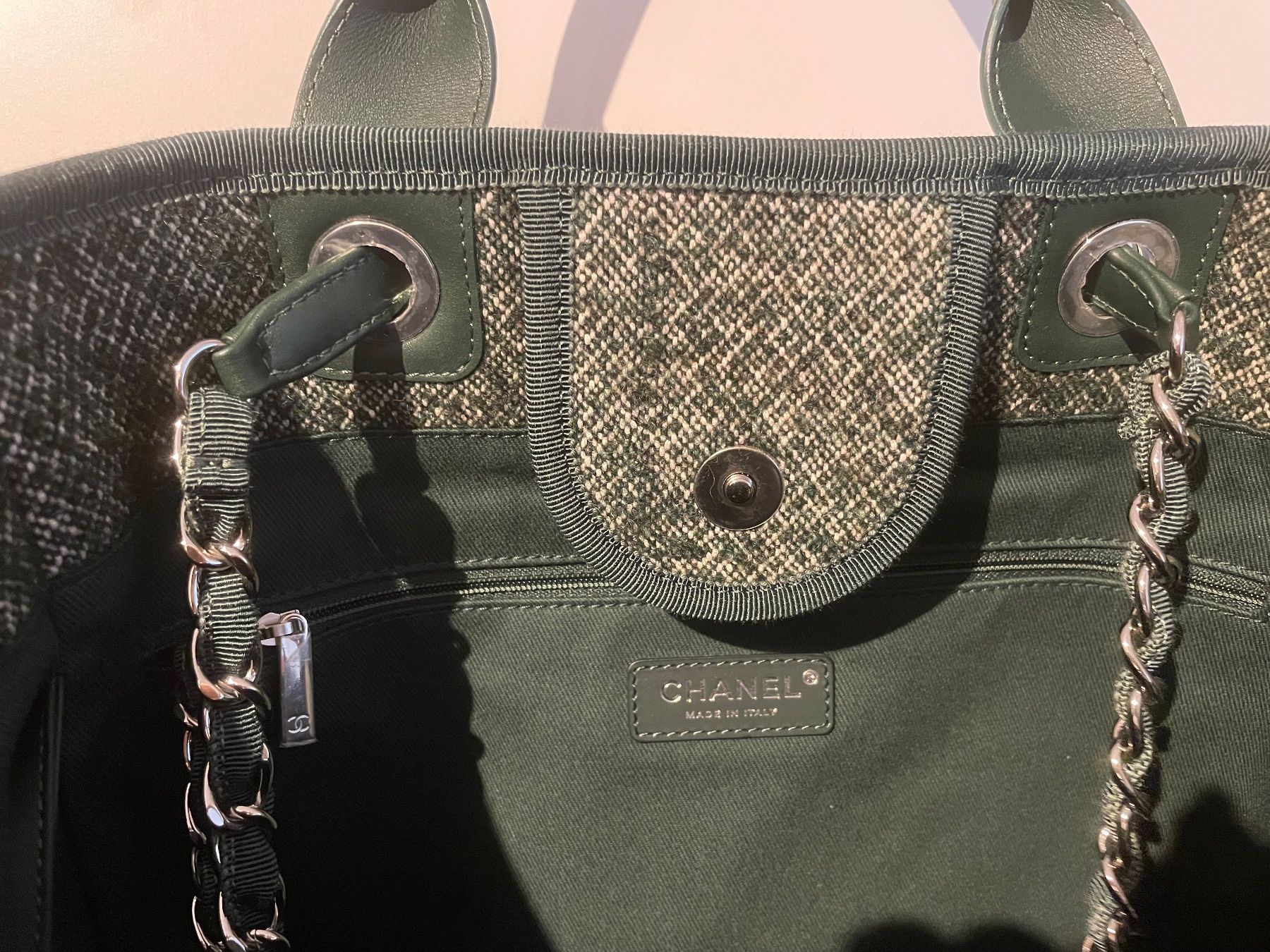 Chanel Borse da donna: Chanel Deauville Large Grün – Usato da Thalwil venduto da LVaddicted 2