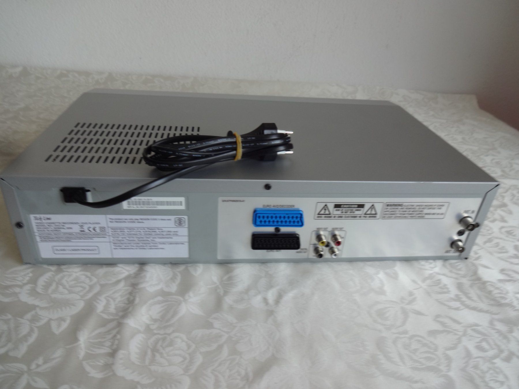 Enregistreurs: Tech Line  Mod. DVC 64;  VHS Recorder /DVD – D'occasion à Frauenfeld par rey06 5