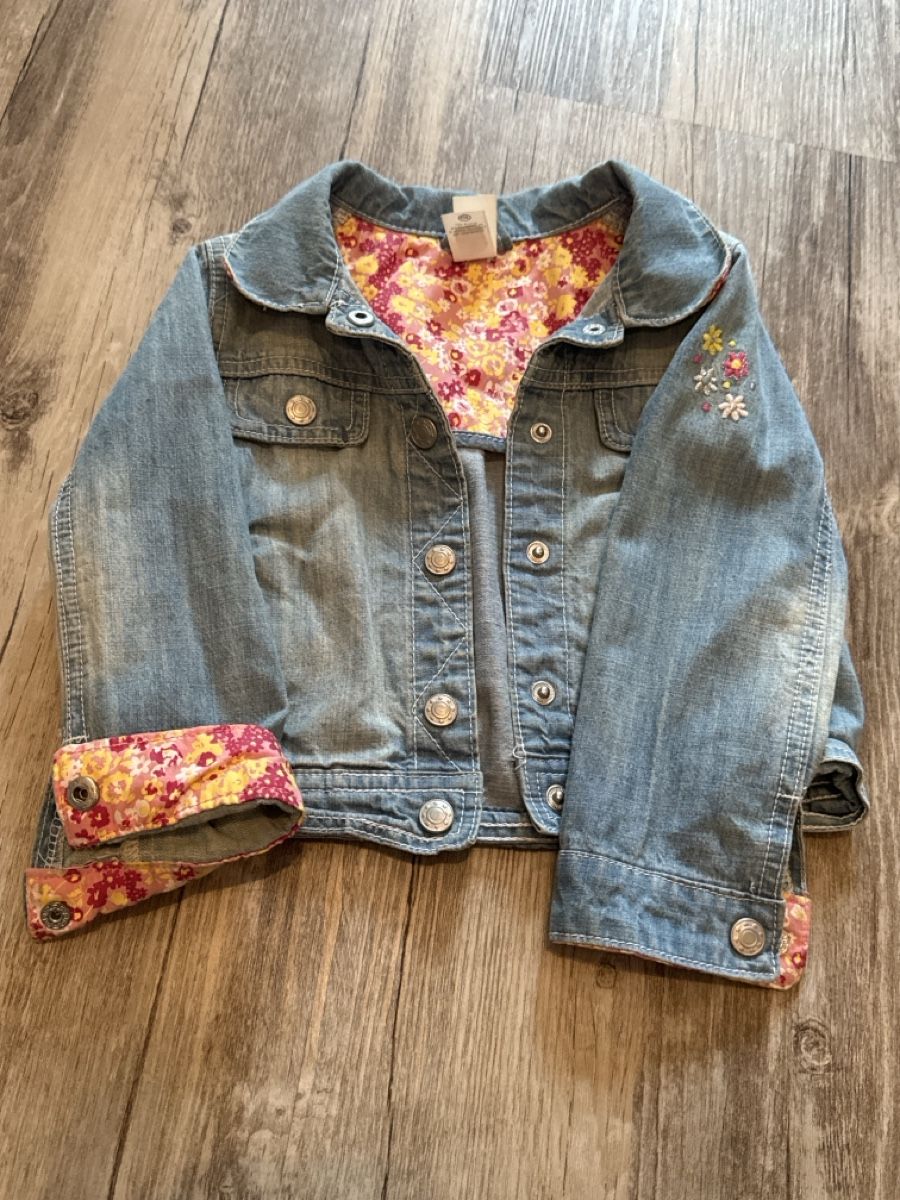 Jacken & Mäntel: Coole, süsse Jeansjacke Gr. 86 mit Blumen – Gebraucht aus Zürich von Petrui
