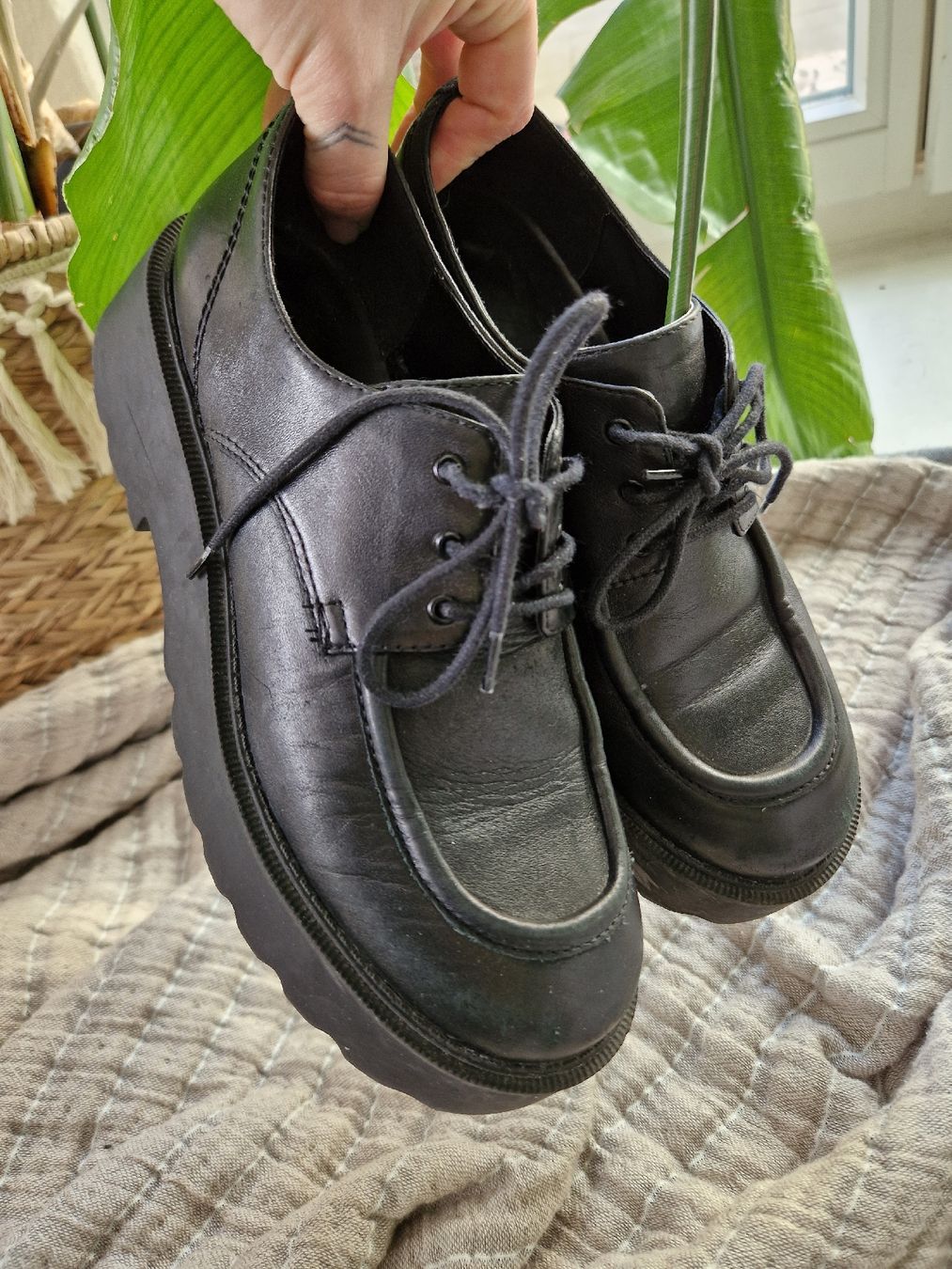 Mango Scarpe da donna: Schwarze Leder Loafers – Usato da Lachen SZ venduto da janapolar