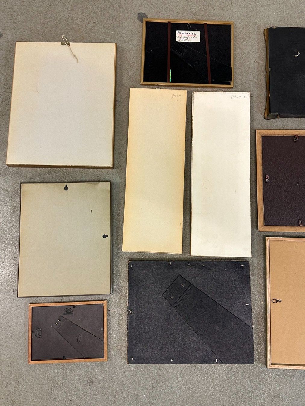 Cornici: Bilderrahmen 13 Stück mit Stickbilder div. Grössen – Usato da Luzern venduto da Lager6640 8