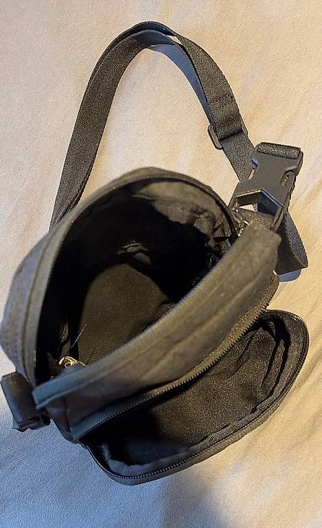 Taschen: Nike Tech Bauchtasche/Umhängetasche – Gebraucht aus Watt von PierroA4 3