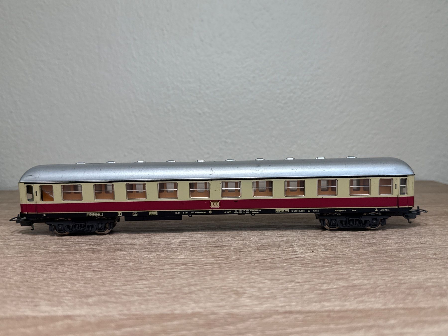 Lima Modelleisenbahnen: Lima Personenwagen DB (231) – Gebraucht aus St-Aubin-Sauges von tantome