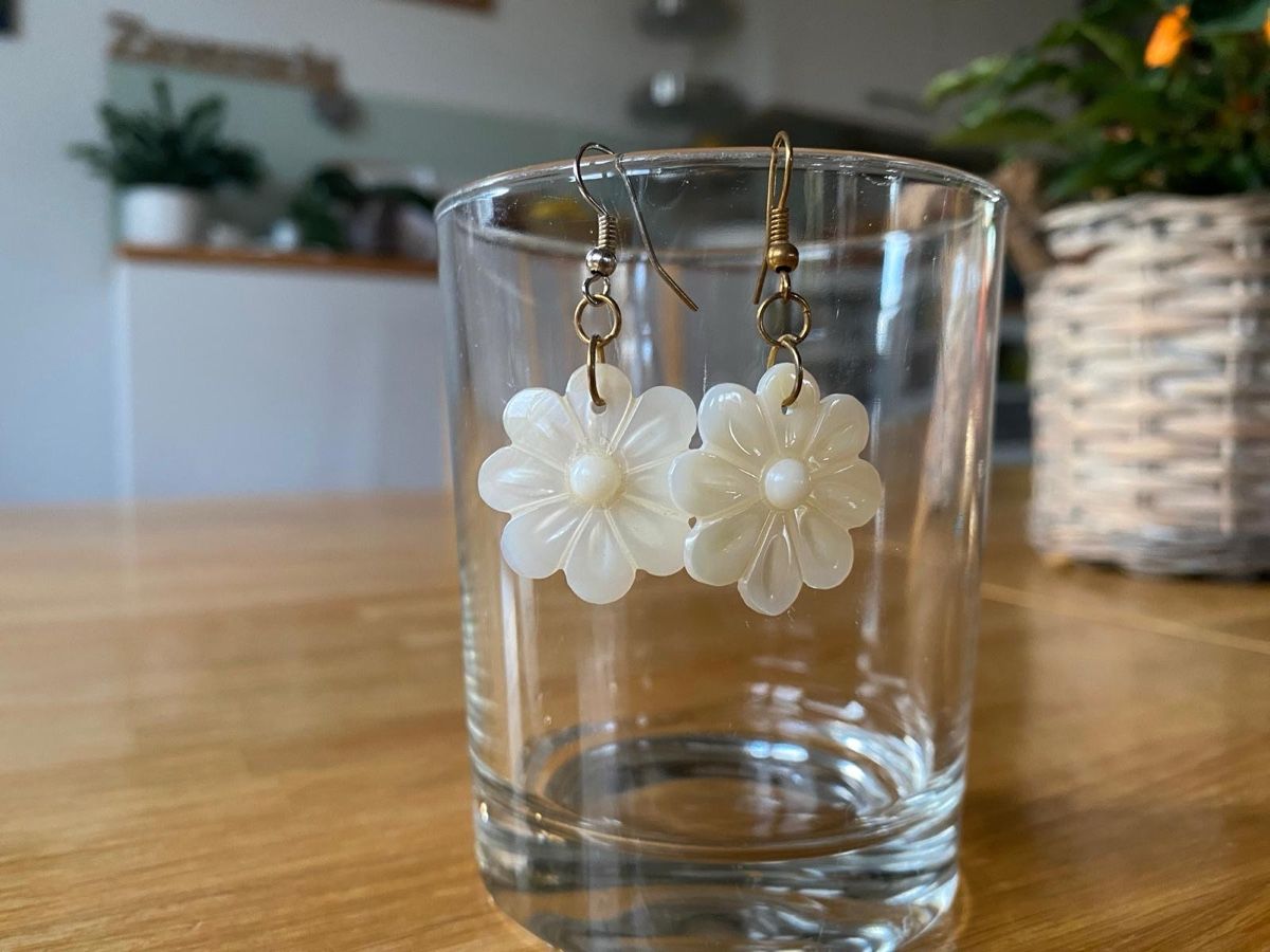 Orecchini pendenti & Orecchini a lobo: Daisy Flower Earrings - Vintage Style  – Usato da Gurmels venduto da ste_8qb5