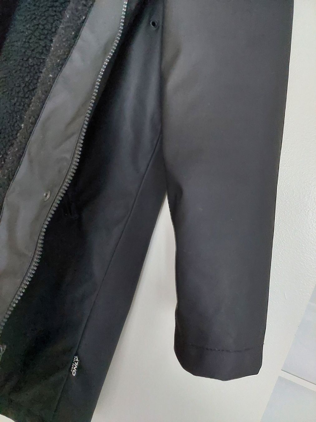 Only Giacche: SCHWARZE WARME REGENJACKE GR. S VON ONLY – Usato da Münchenstein venduto da Strupfi 1