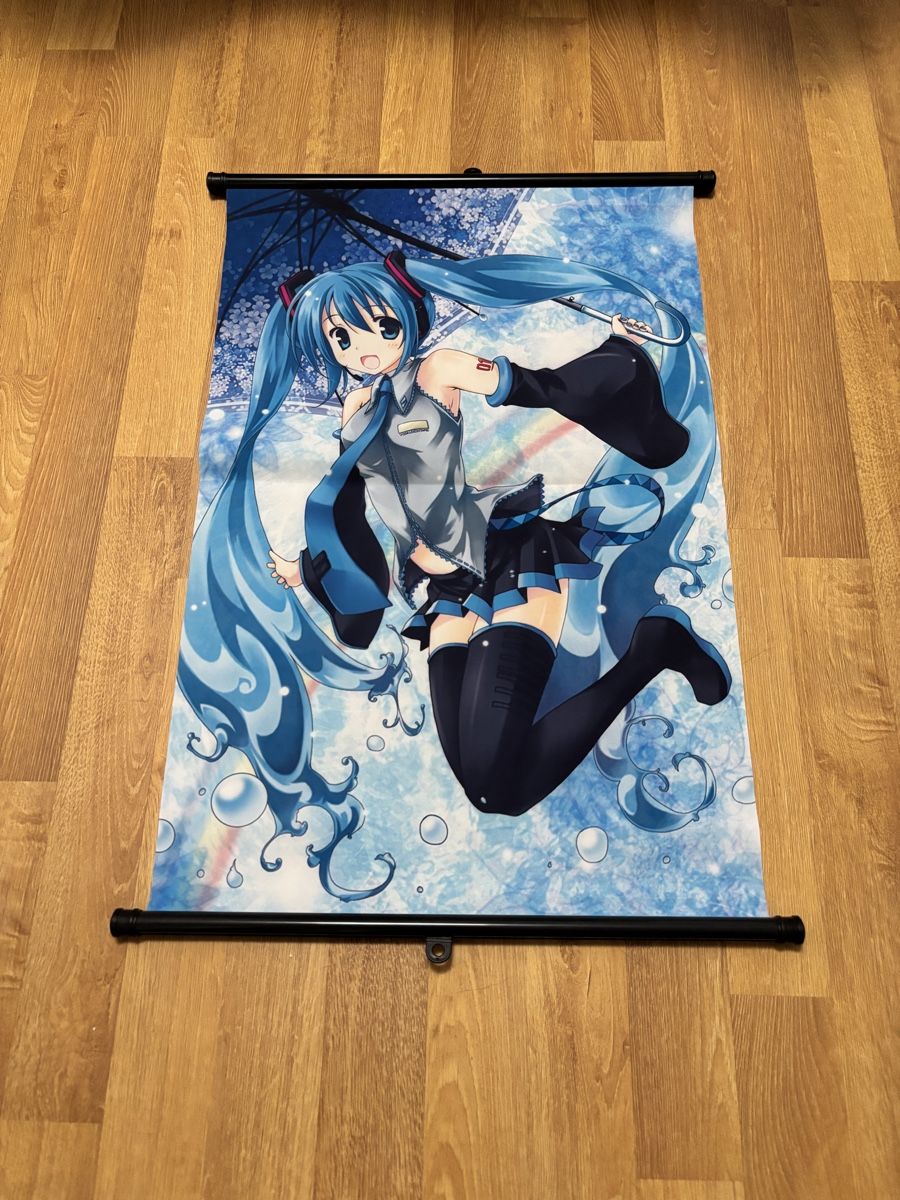 Foto & Immagini: Hatsune Miku Wallscroll Poster Anime – Usato da Luzern venduto da Armastra