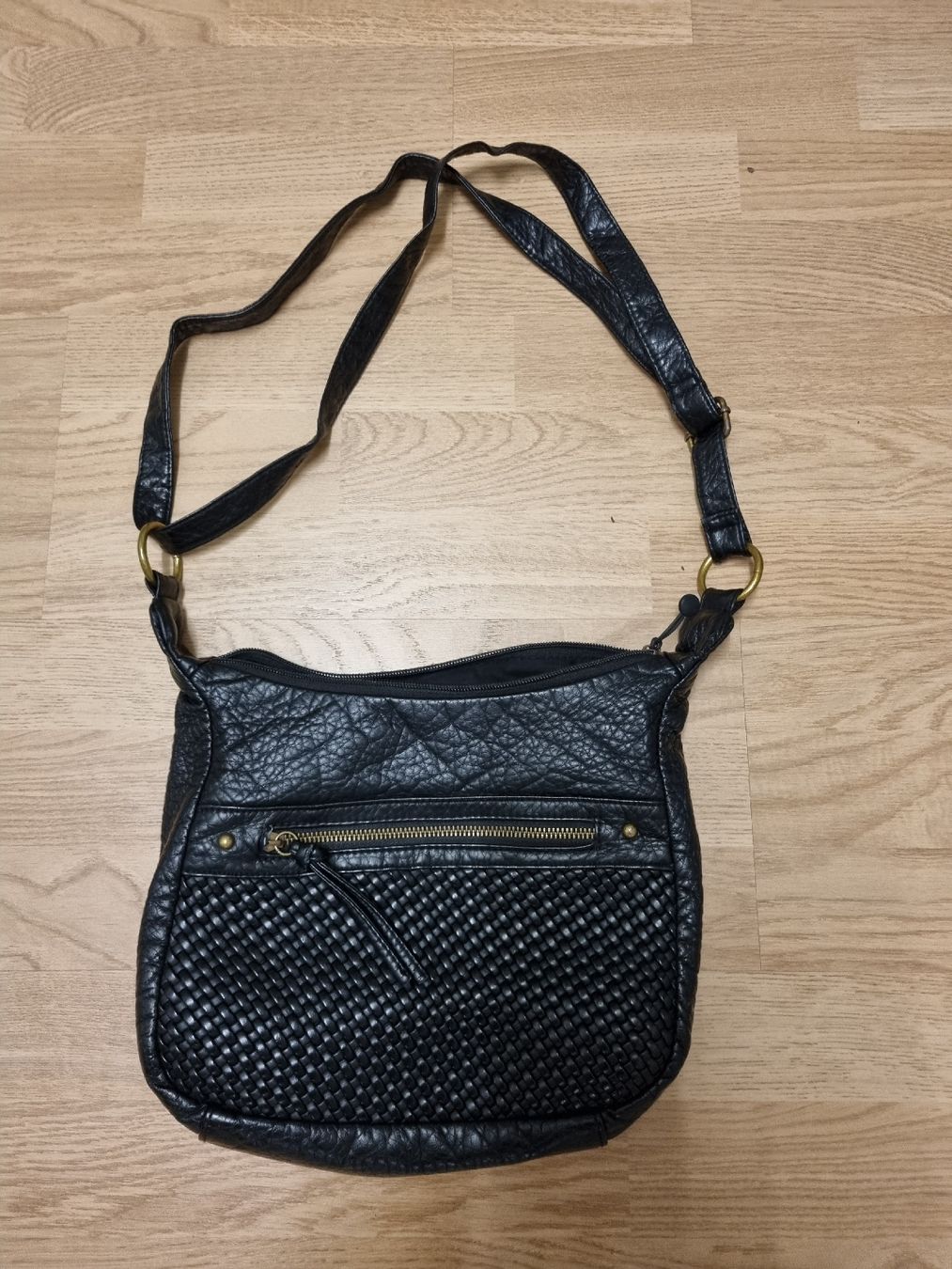 Borse da donna: Handtasche schwarz mittelgross – Usato da Kollbrunn venduto da Tinchjen