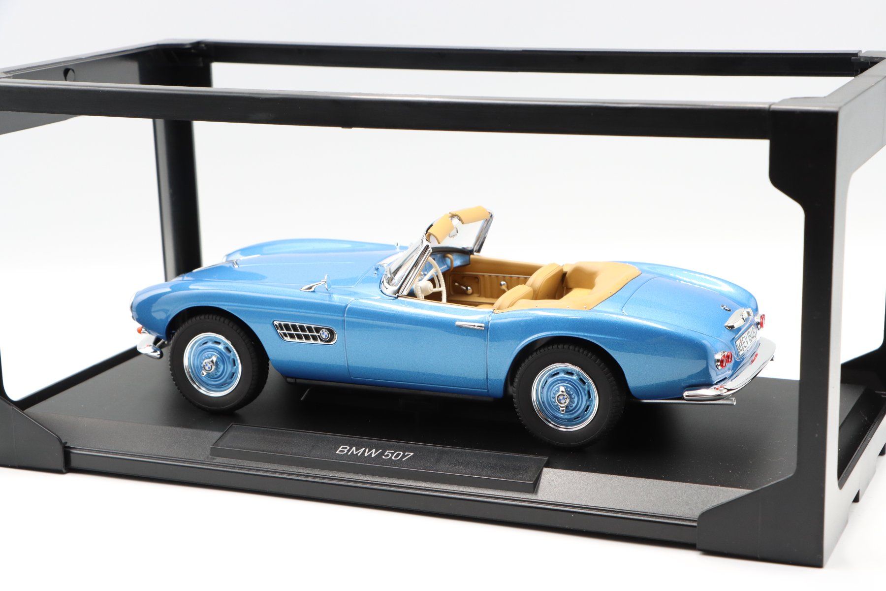 BMW Modellini d'auto: BMW 507 1957 1:18 Norev – Nuovo e nell'imballaggio originale da Bühl b.Aarberg venduto da modelldiecast 4
