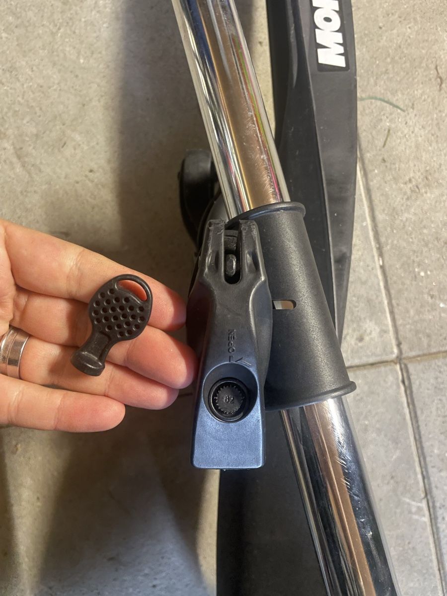 Cavalletti per biciclette: Fahrradständer Mont Blanc – Usato da Hagenwil venduto da Sarina07 2