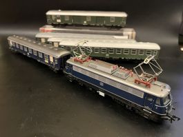 Fleischmann H0 E-Lok mit 6 Wagen Top!