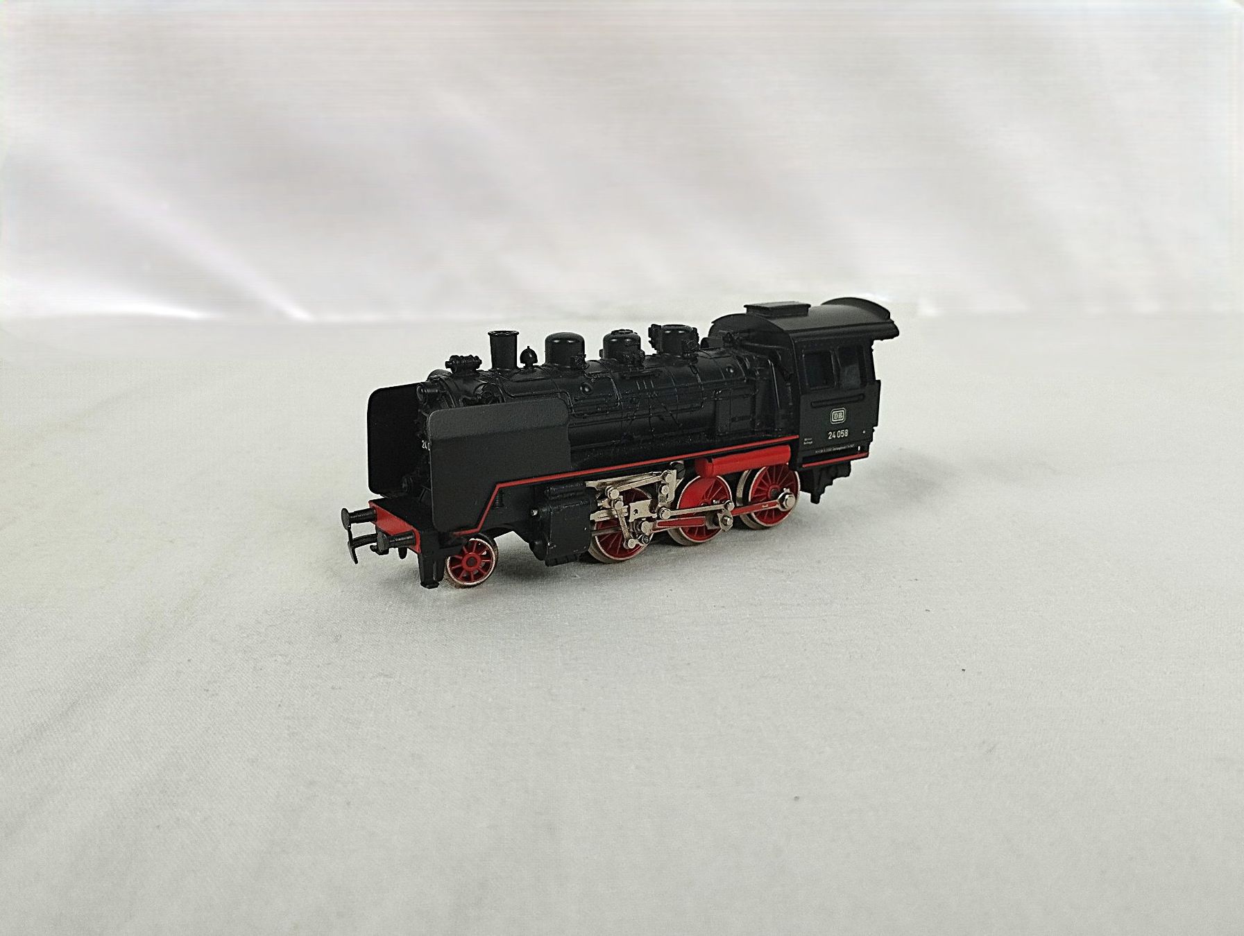 Märklin Modelleisenbahnen: MÄRKLIN H0 Dampflok BR 24 058 analog – Gebraucht aus Schübelbach von Restwert_Schubelbach