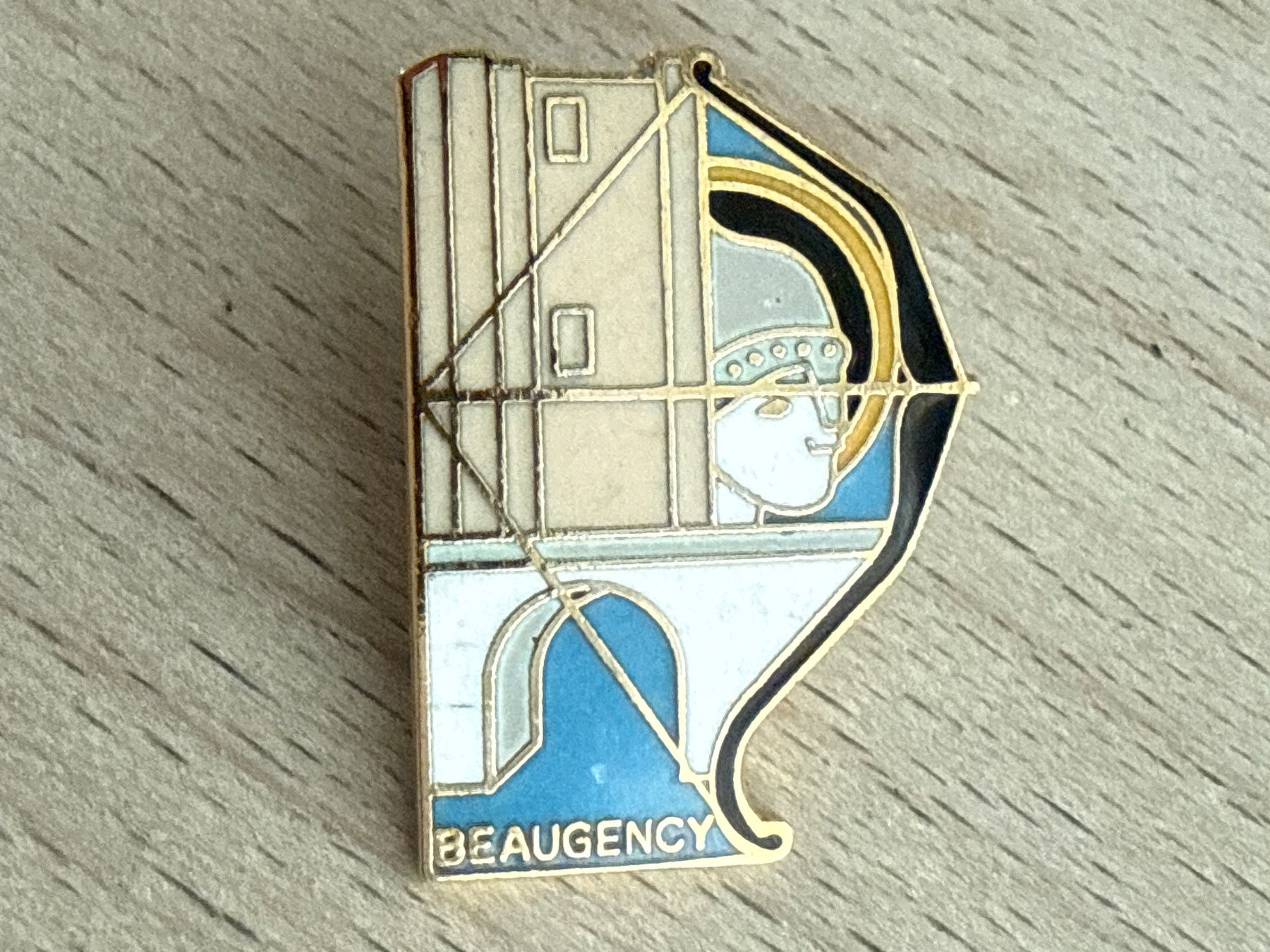 Placchette & Badge: Pin Beaugency – Usato da Glattbrugg venduto da Schweigmatt