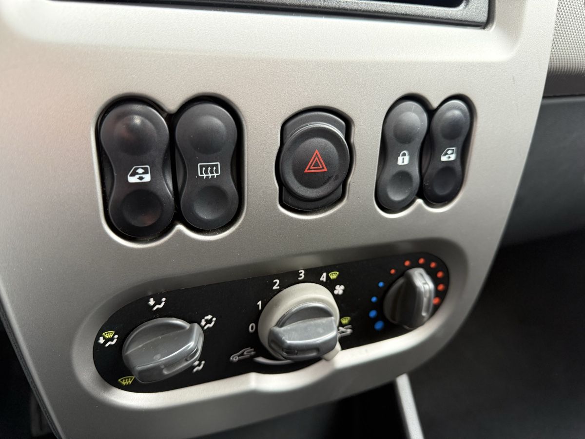 Dacia Automobili: Dacia Sandero 1.2 75 | ab Platz – Usato da Uettligen venduto da yan_f6nc 7