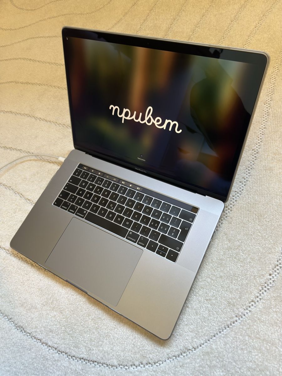 Apple Notebooks: Macbook pro 15 2018 500gb mit magic keyboard & magic mouse, – Gebraucht aus Zürich von ronnyrefurb 6