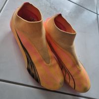 Tolle Puma Fussballschuhe Gr. 39, ohne Schnürung