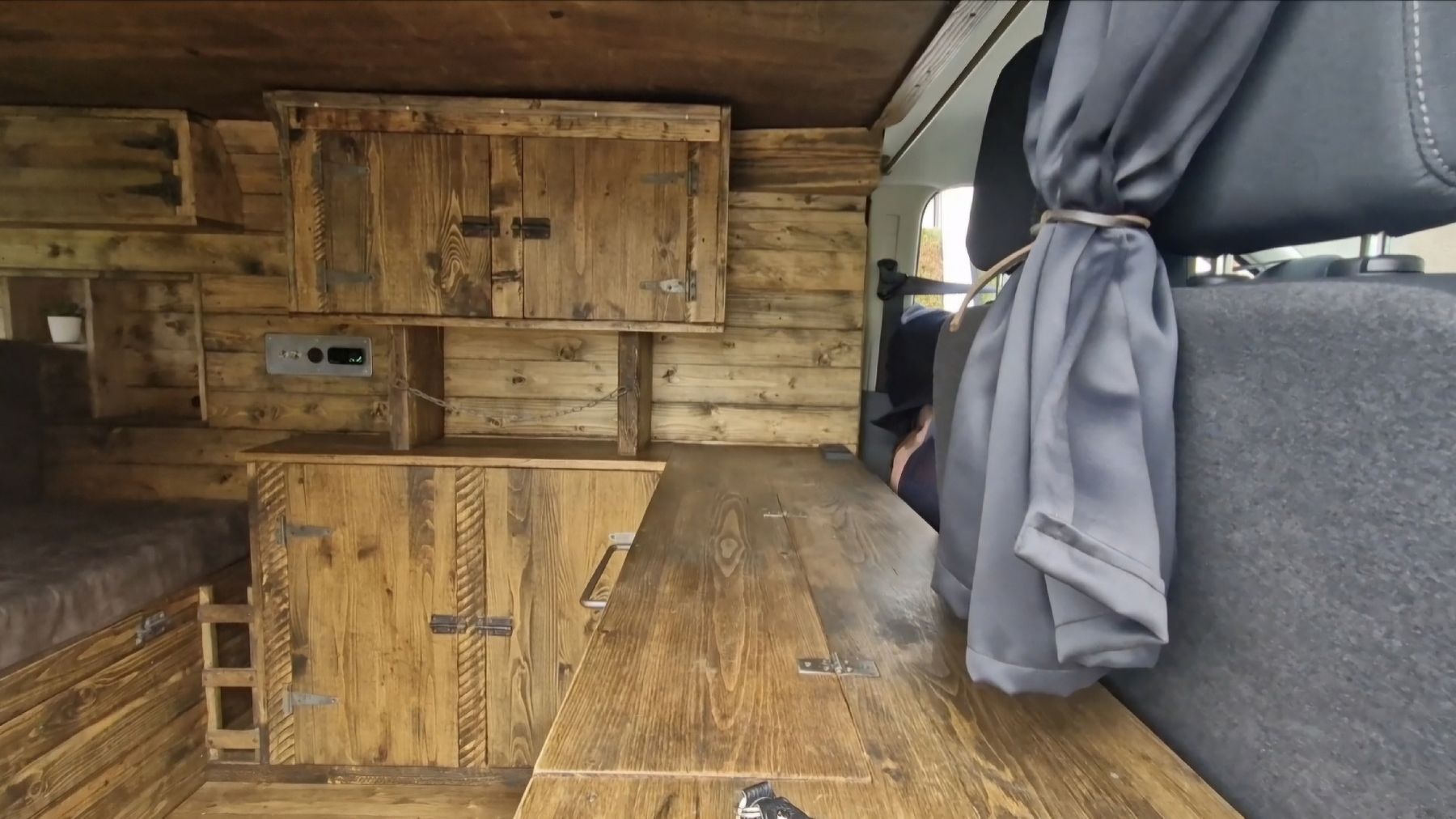 Ford Camping Fahrzeuge: Ford Transit Custom Camper Wohnmobil – Neu (gemäss Beschreibung) aus Küssnacht am Rigi von tim_27gg 4