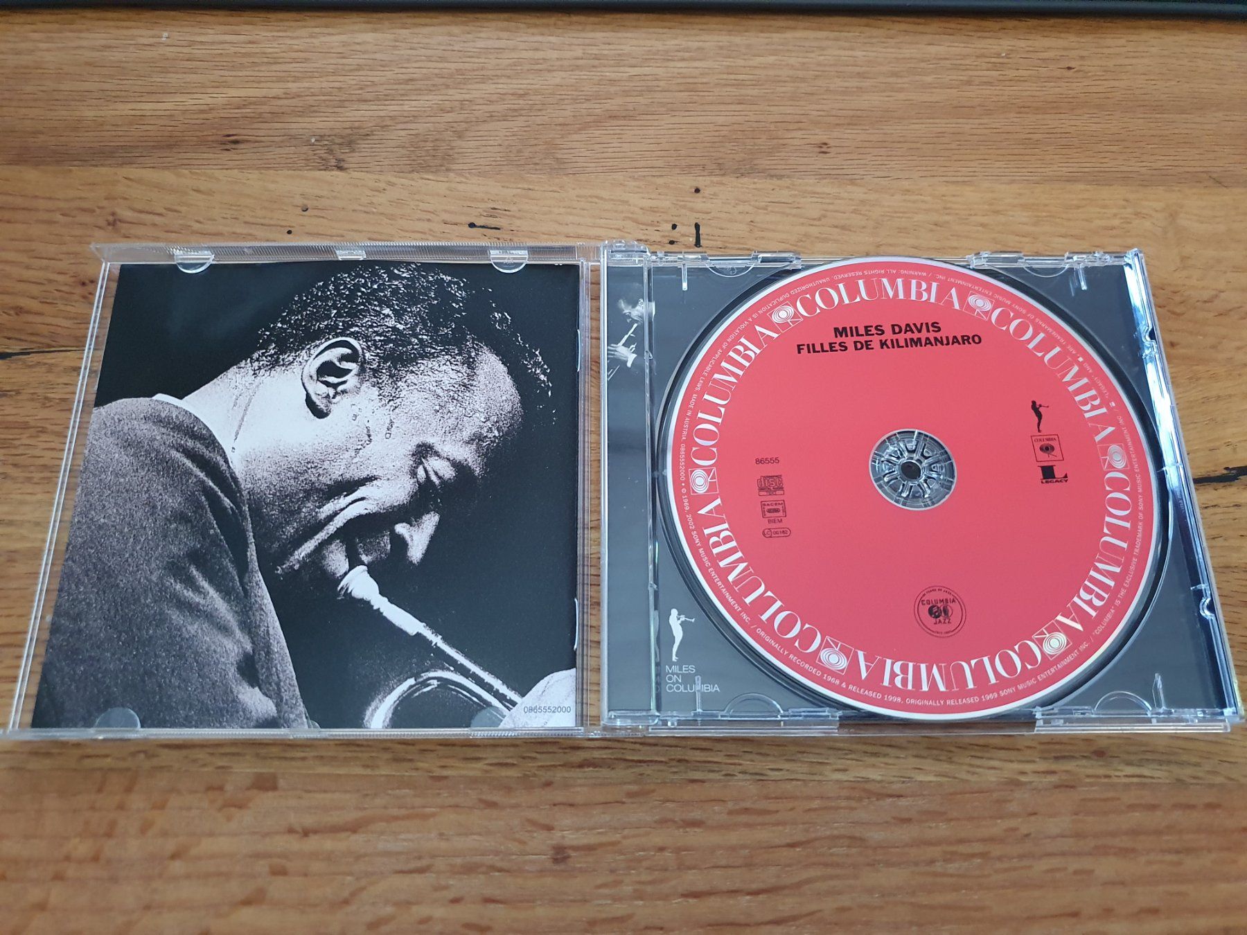 CD: Miles Davis - Filles de Kilimanjaro - CD 2002 Remastered – Usato da Auenstein venduto da Trilos 2