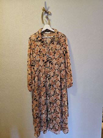 Luftiges Mango Blumenkleid, Gr. XL, neuwertig!