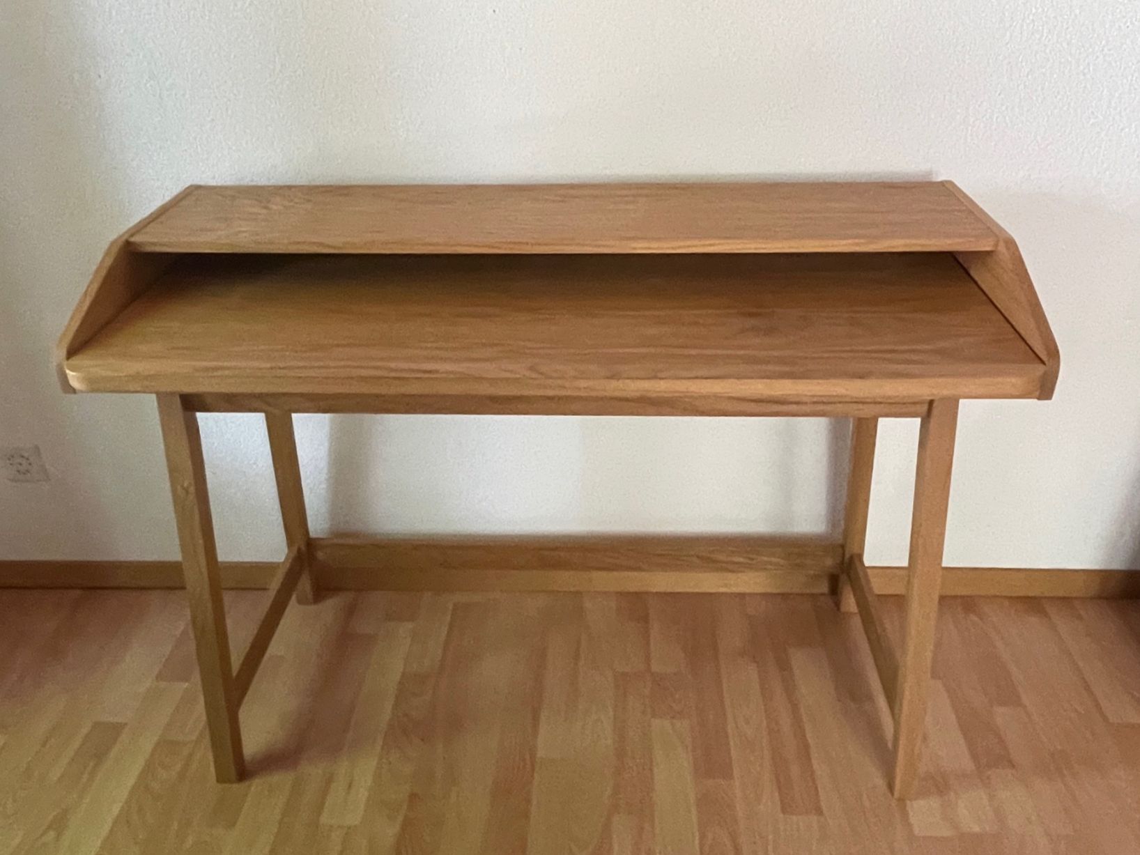 Interio Scrivanie: Bureau avec plateau coulissant – Usato da Biel/Bienne venduto da AyGr