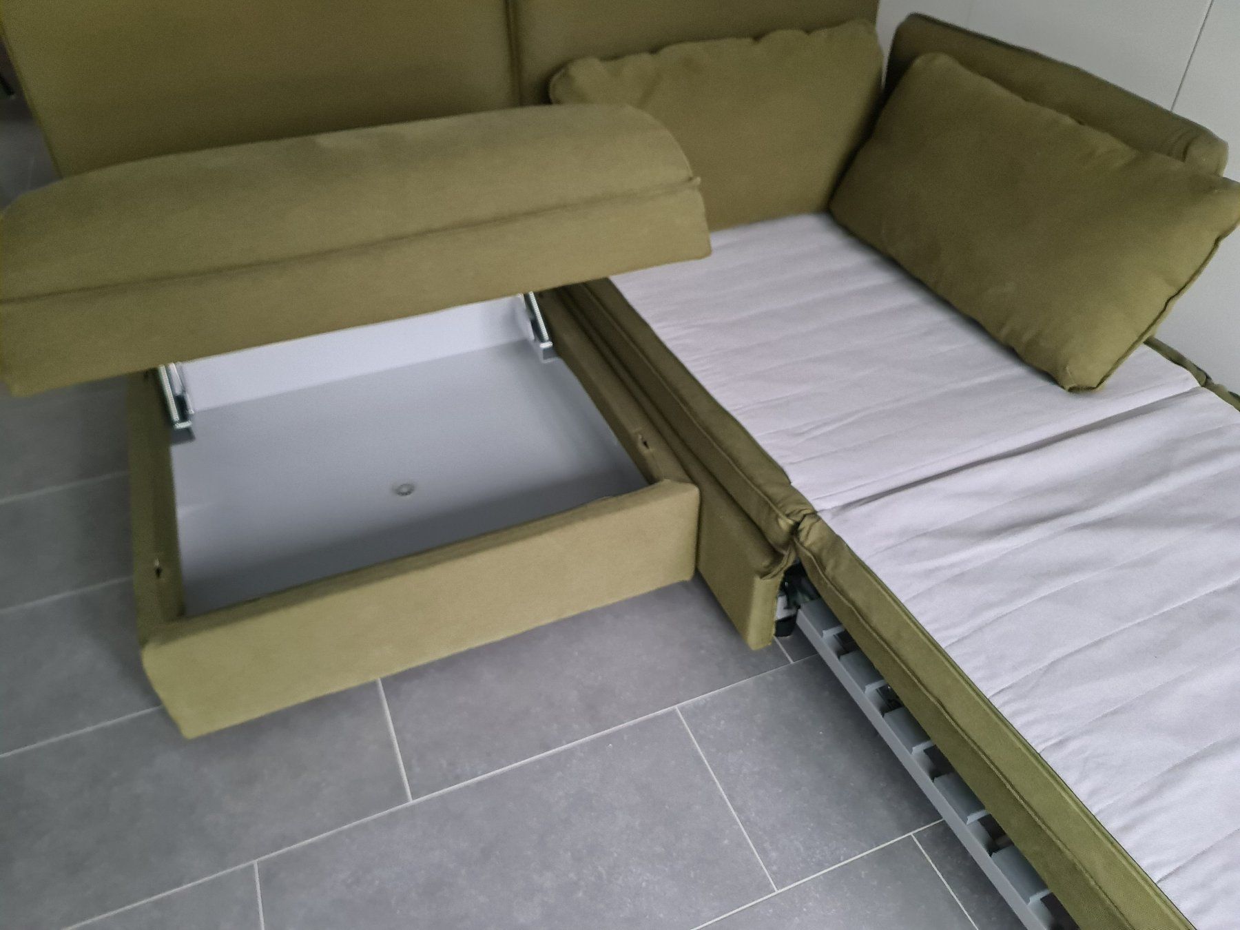 Ikea Divani: Ikea Vallentuna Sofa Couch Schlafsofa Bettsofa – Usato da Hausen AG venduto da Vugri 4