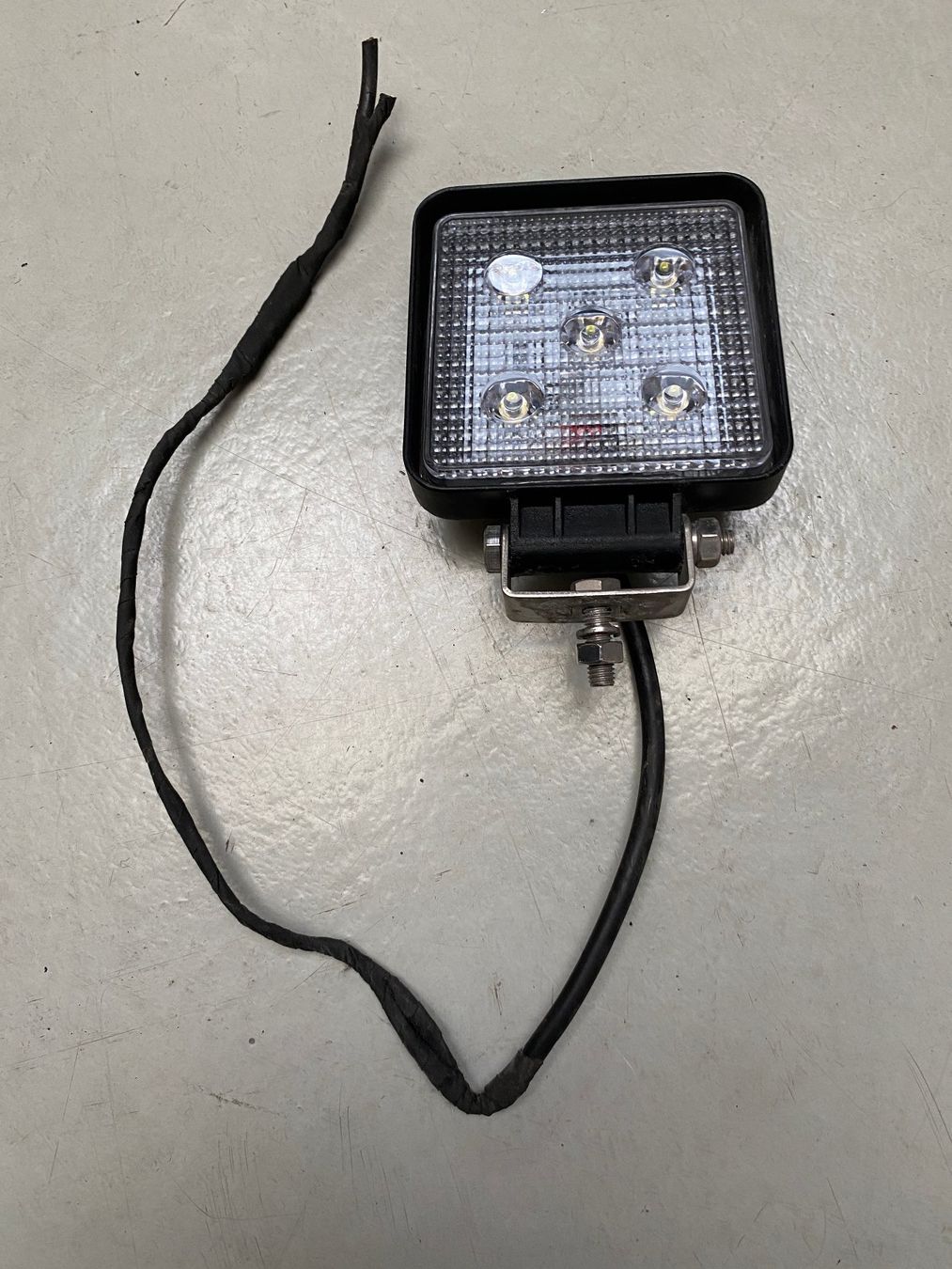 Lampen: LED Lampe – Gebraucht aus Alpnach-Dorf von Hess-Automobile