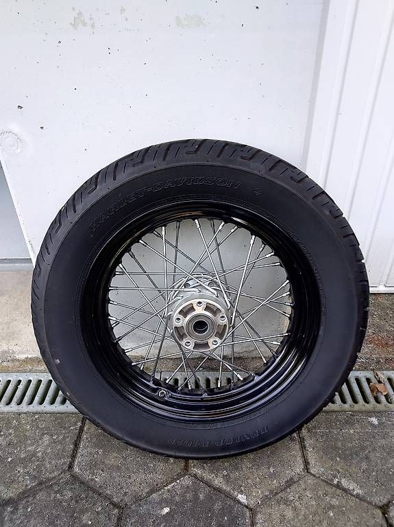 Pneumatici & Ruote complete: Harley Davidson Softail Hinterrad 16 Zoll – Usato da Vordemwald venduto da Fredeli1 4