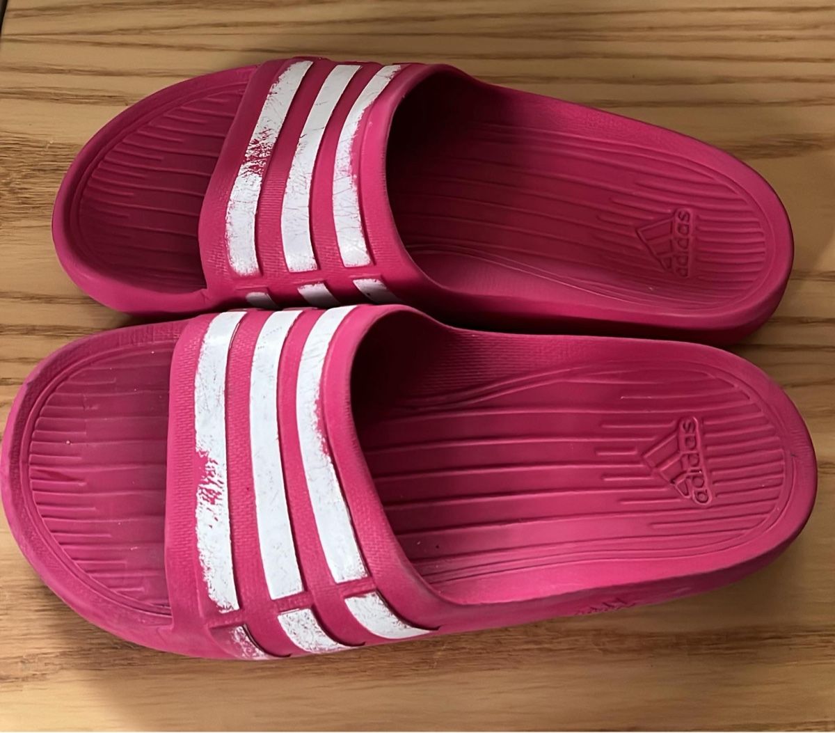 Adidas Scarpe per ragazze: Badesandale Adidas – Usato da Mühlethurnen venduto da Indriukas 1