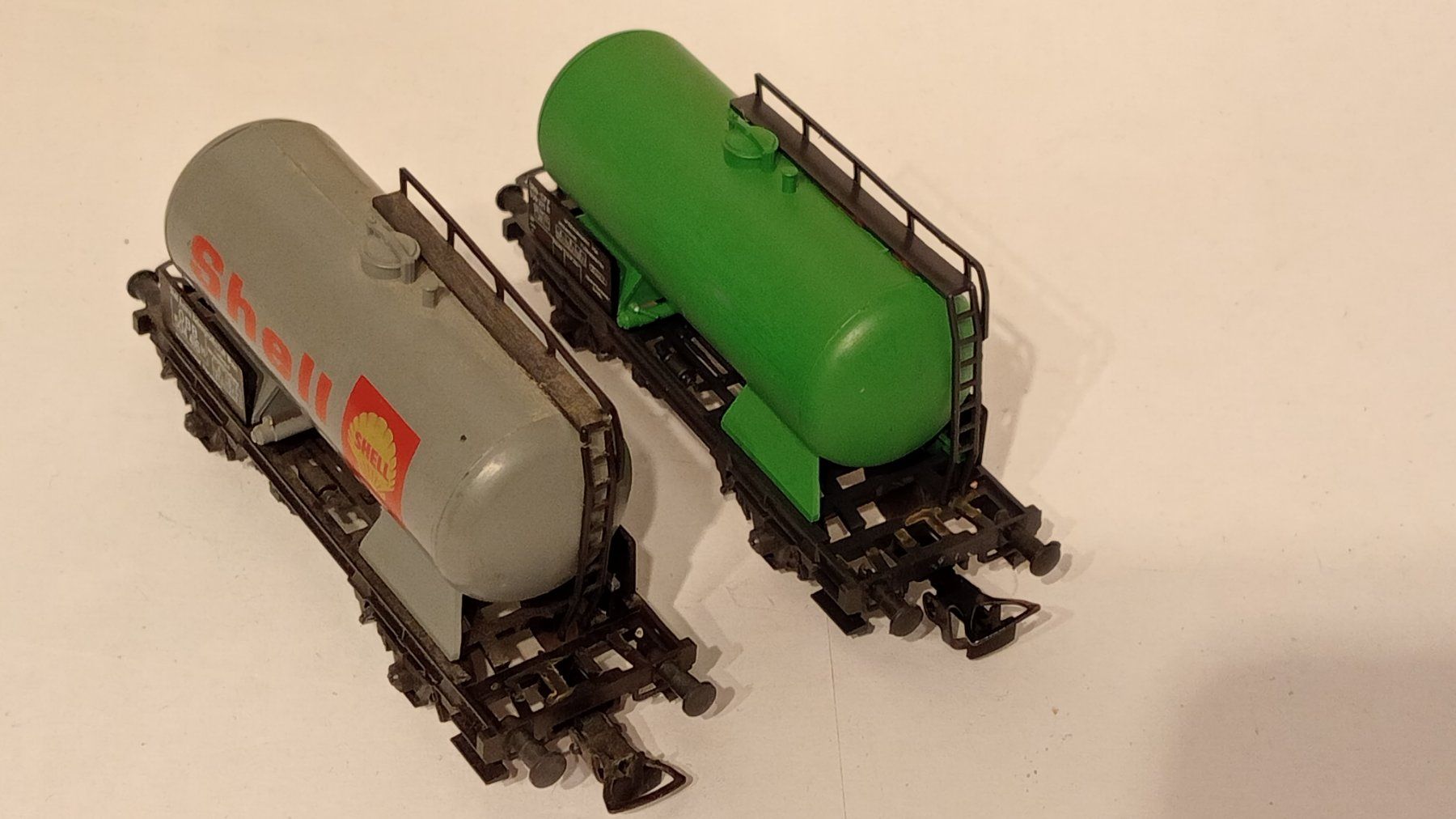 Liliput Modellini di ferrovie: Tankwagen – Usato da Büttikon AG venduto da bae_98h5 1