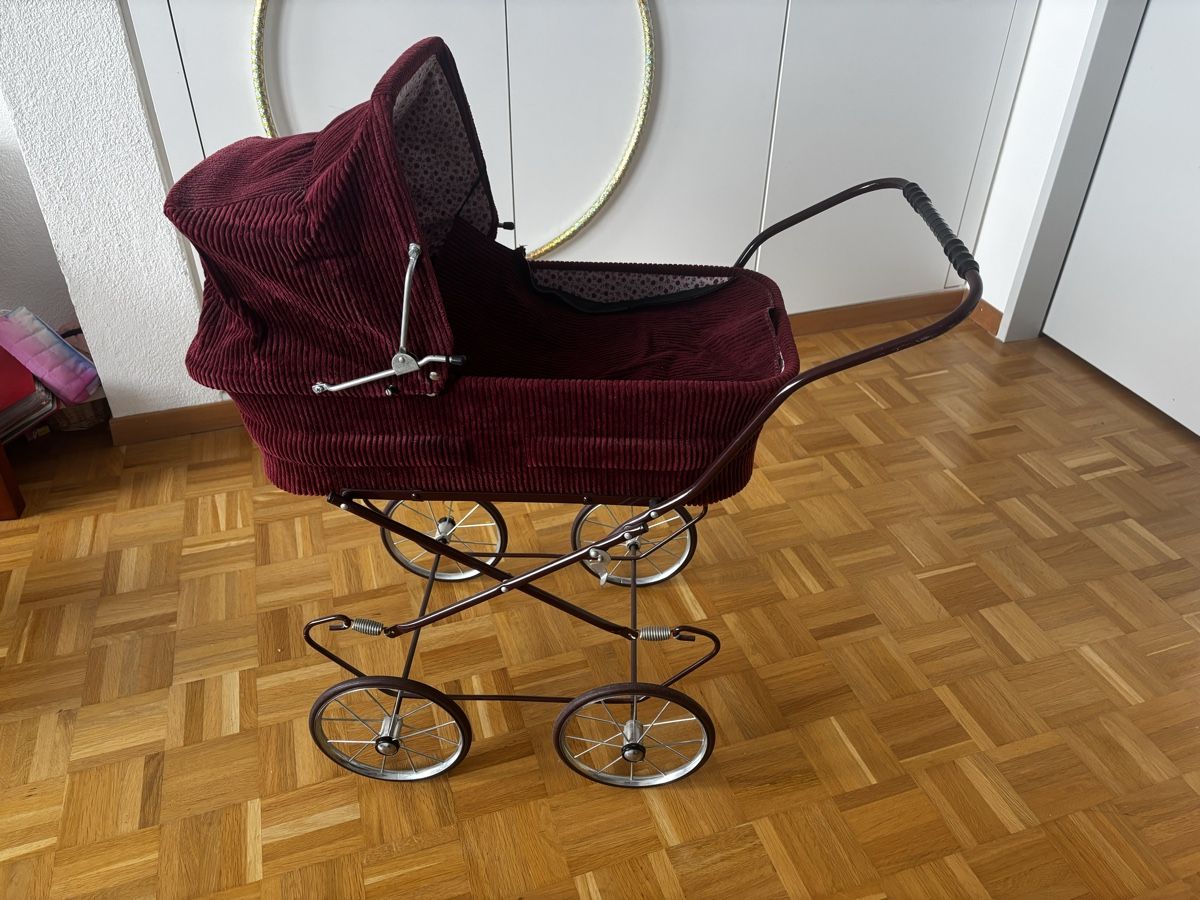 Carrozzine per bambole: Antiker Puppenwagen – Usato da Zürich venduto da CallMeAppetite