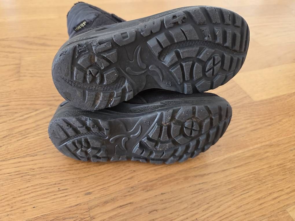 Scarpe per ragazzi: Winterstifel Mädchen Lowa Gr 27 – Usato da Jonen venduto da yak_88xt 2
