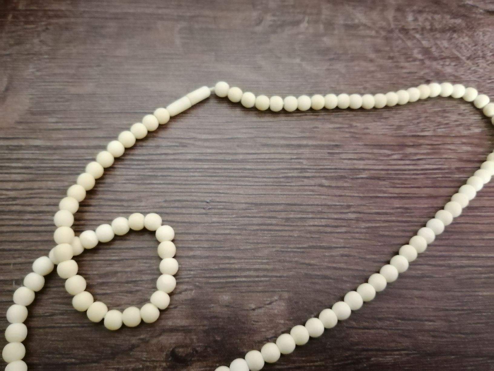 Catenine: Antikes Collier aus Bein Perlen – Usato da Nunningen venduto da mochflo