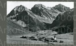 AK sw Sertig GR Sertig-Dörfli Davos,“Bei Tschiery’s“ ≈1950
