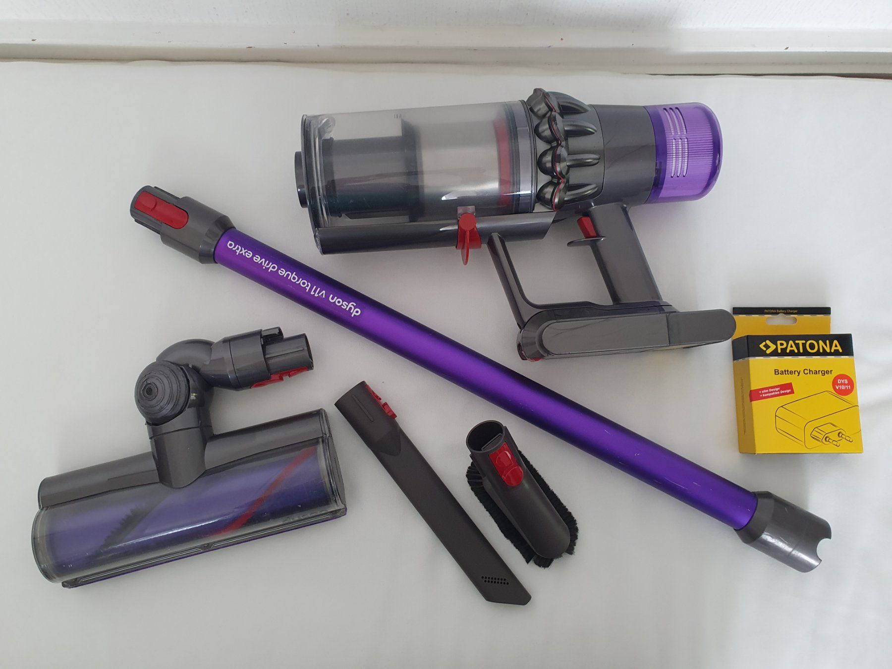 Dyson Aspirateurs & Accessoires: Dyson V11 écran défectueux, d'occasion avec accessoires – Défectueux à Lausanne par Af2016