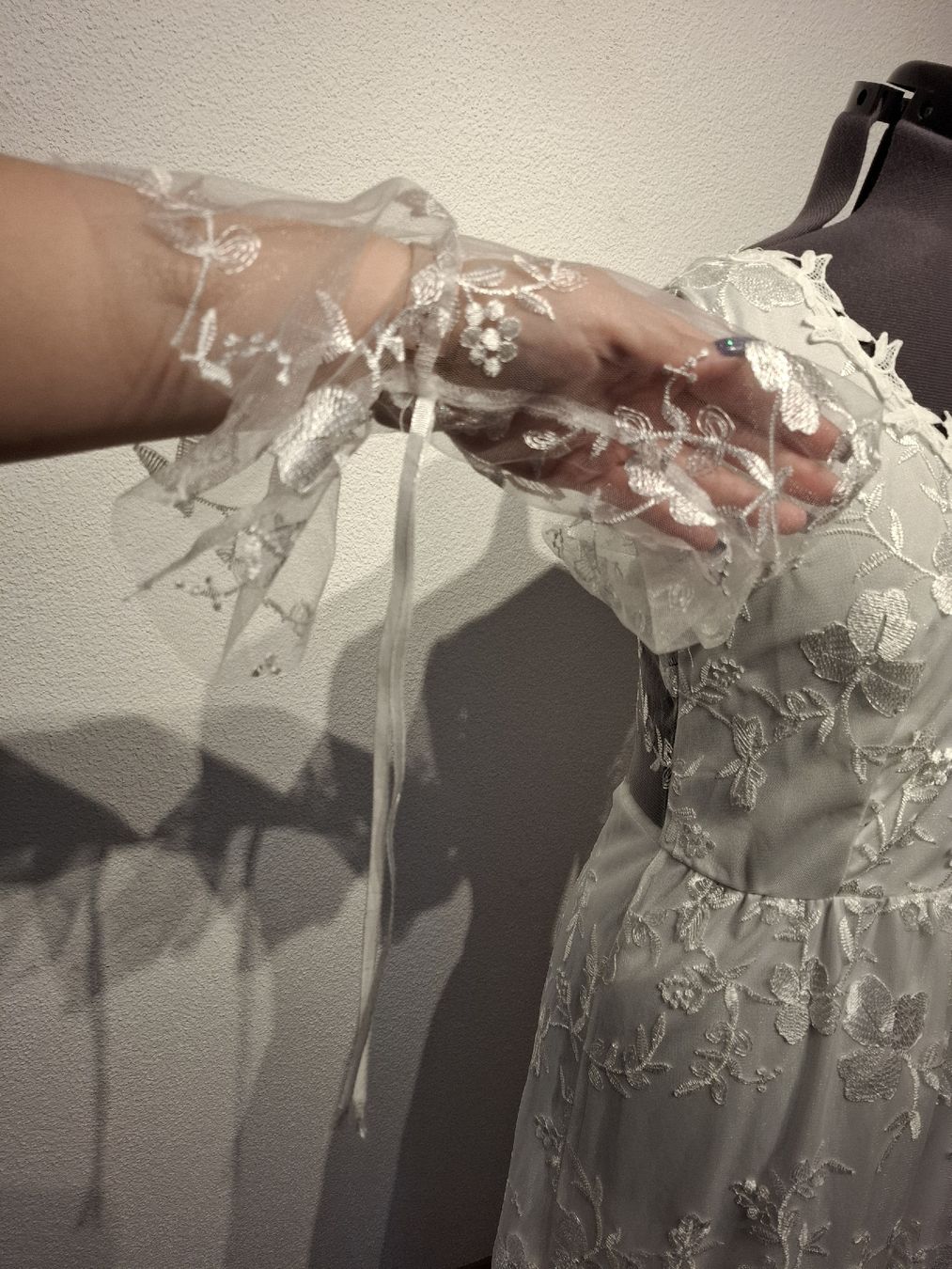 Robes: Wunderschönes Kleid mit Spitze, Grösse XL – D'occasion à Meisterschwanden par Jennifer_91 5