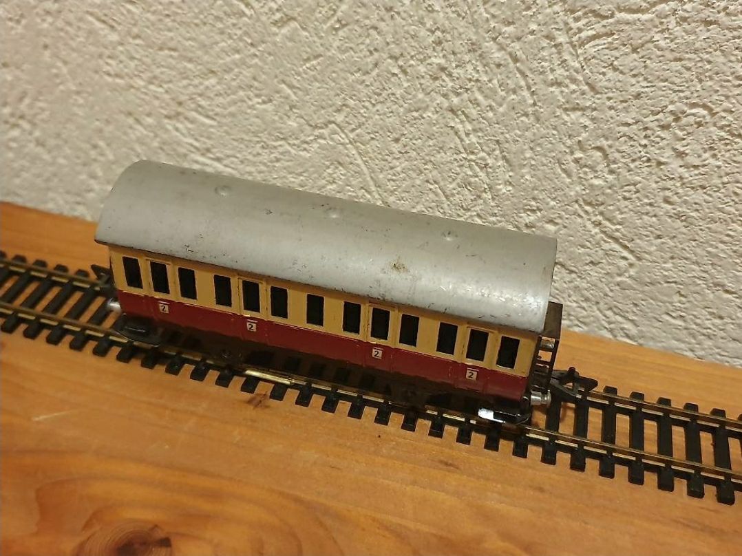 Fleischmann Modelleisenbahnen: Fleischmann Personenwagen H0  – Gebraucht aus Herznach von Dosendealer 2