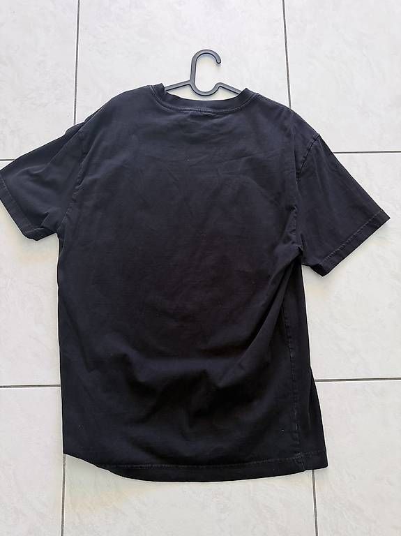 T-Shirts: Weekday T-Shirt – Gebraucht aus Urtenen-Schönbühl von ninociotti 2