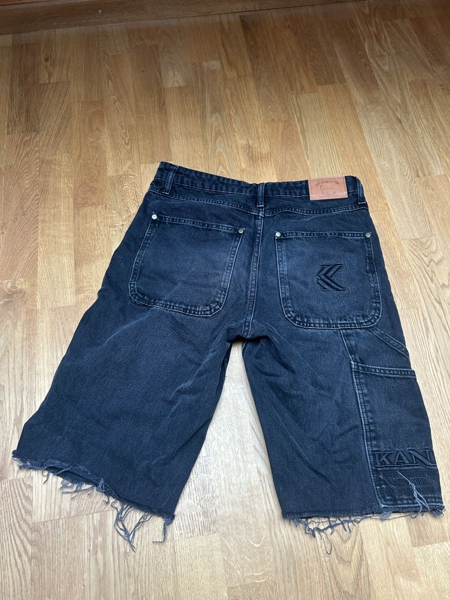 Jeans: Karl Kani Shorts – Usato da Gwatt (Thun) venduto da viv_k57m