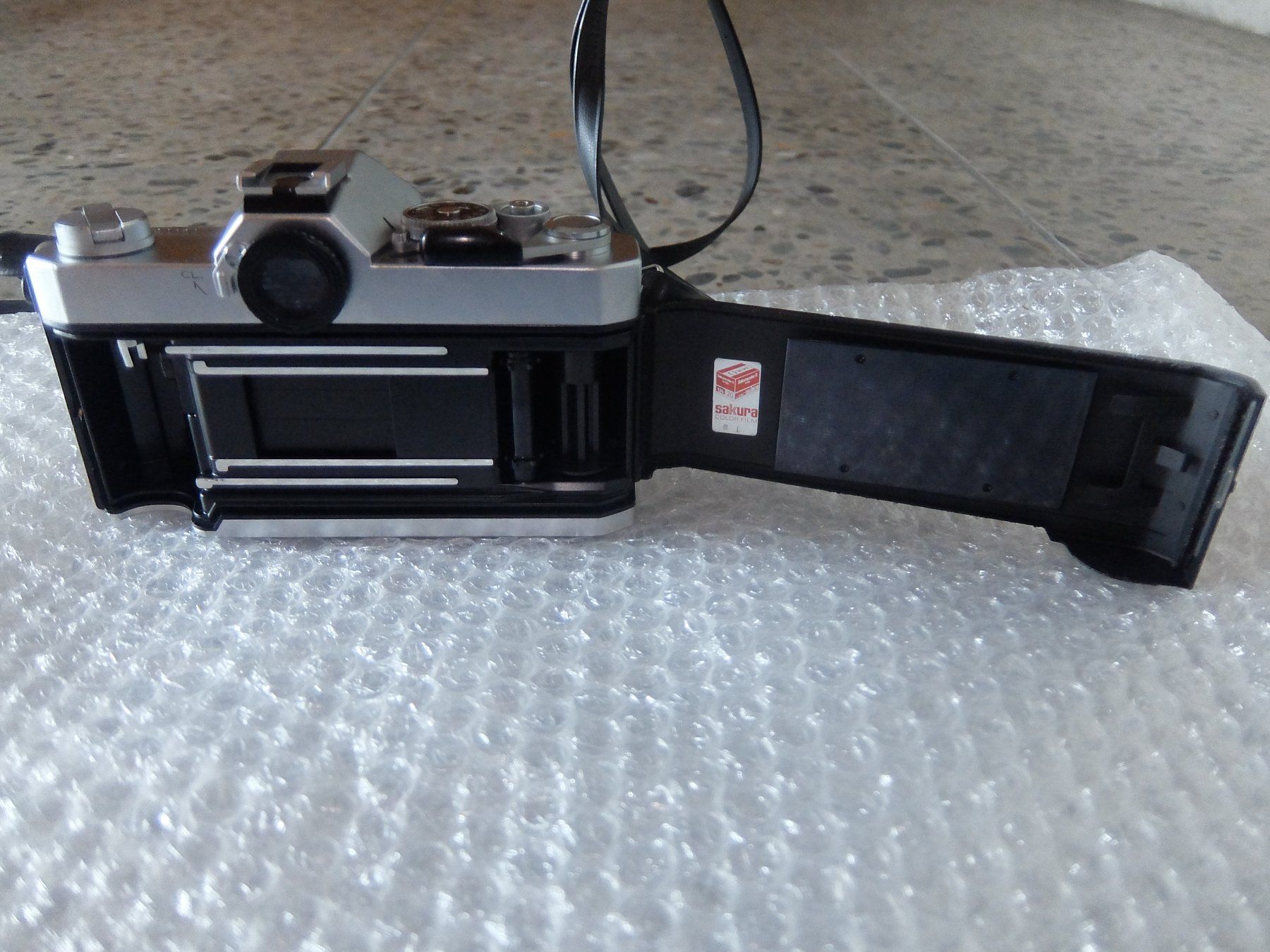 Konica Fotocamera: Konica Autoreflex T3 Kamera mit Objektiv und Blitz – Usato da Basel venduto da Elektronik_Markt 4