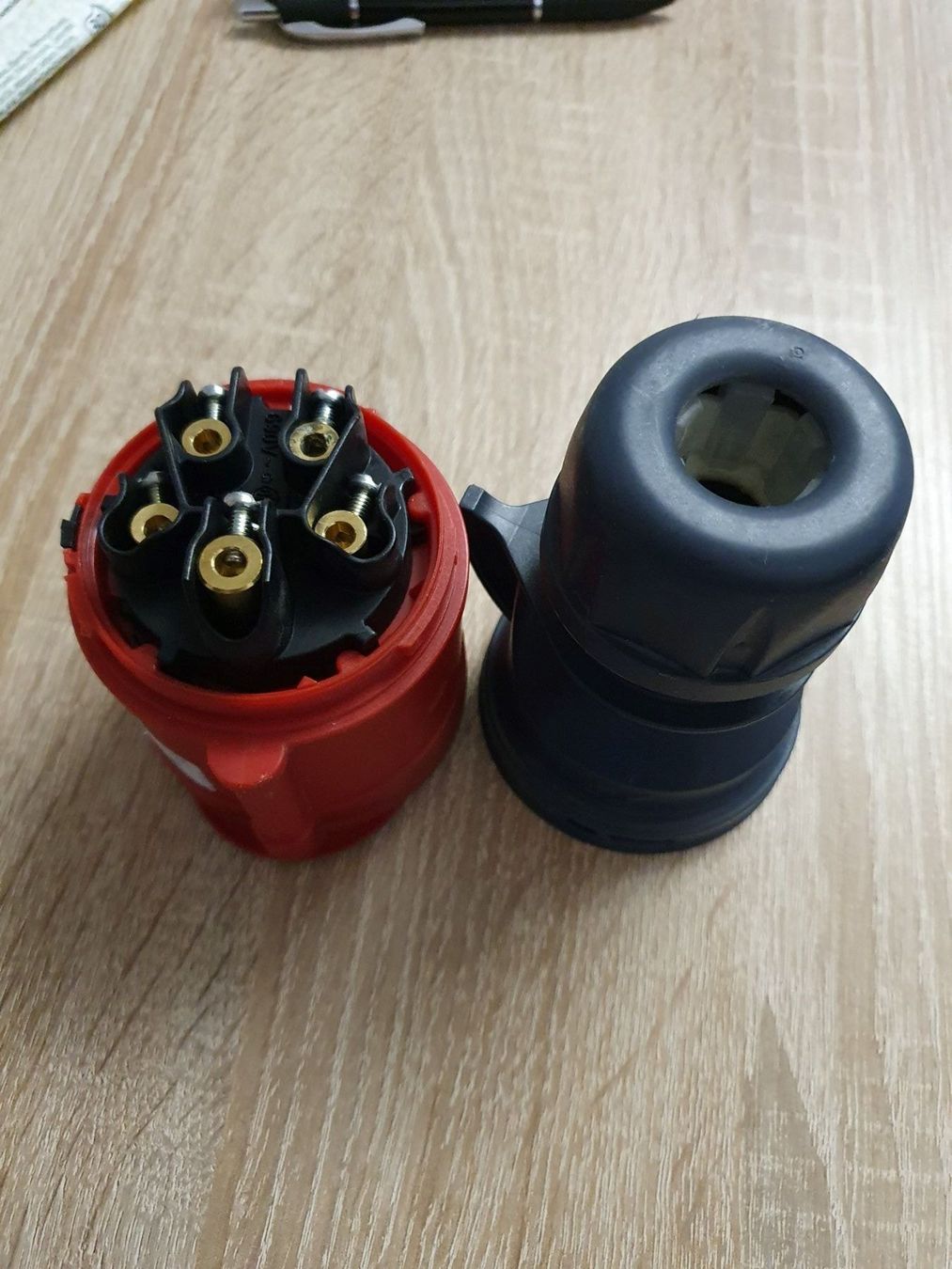 Stecker: CEE 32A 5P 400V Kupplung ABL K52S30 – Gebraucht aus Zürich von eymen20 4