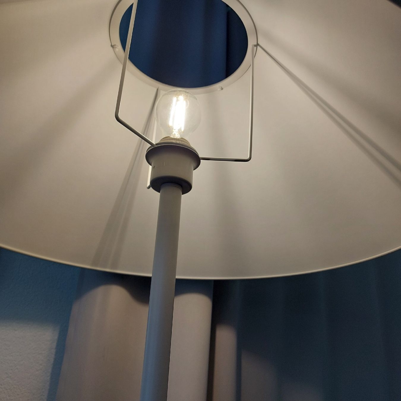 Pfister Lampade: Stehlampe Lavin von Möbel Pfister – Nuovo (secondo la descrizione) da St. Gallen venduto da ostschweiz123 2