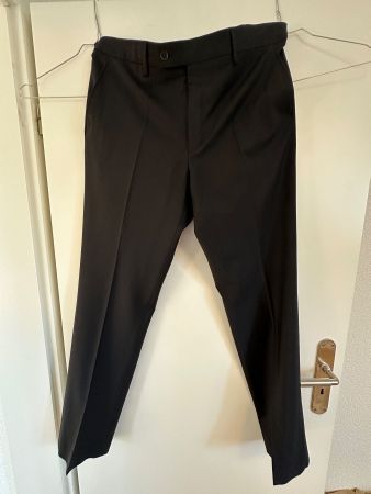 Hose Zara Man schwarz und elegant in Grösse 44