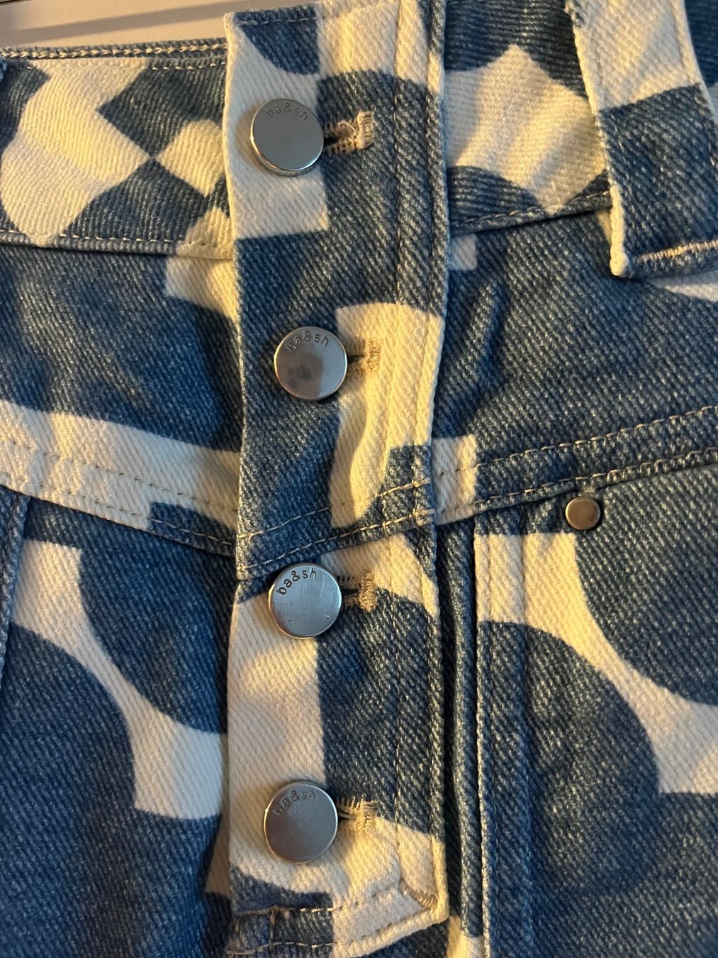 Pantaloni: Shorts bash denim blue et blanc Ba&Sh taille 1 – Nuovo (secondo la descrizione) da Genève venduto da Paradis_Vintage 1